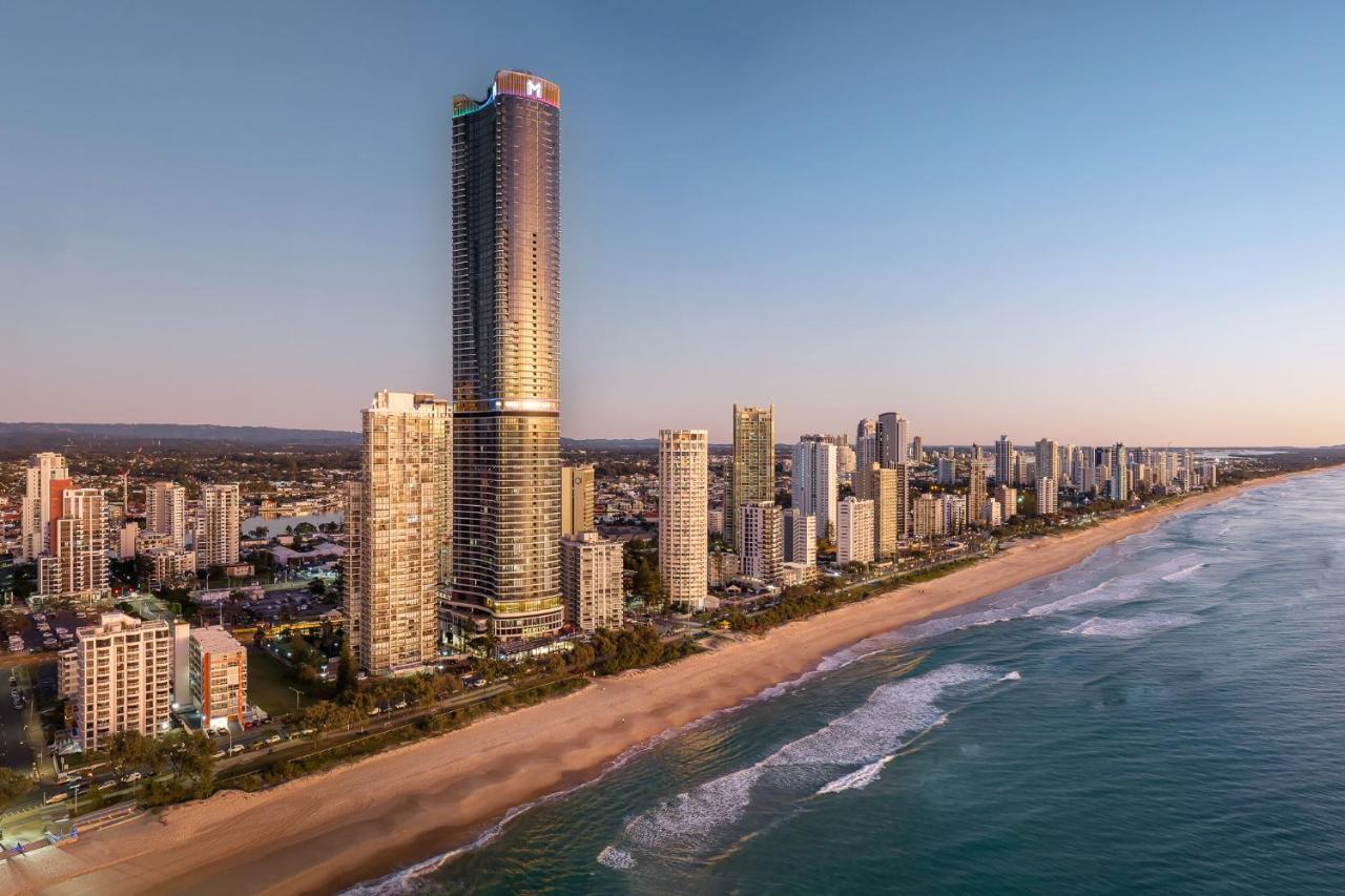 Meriton Suites Surfers Paradise Gold Coast Exterior foto The M